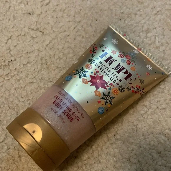 Bath & Body Works Hope - Winter Peach Marshmallow exfoliating glow body scrub 🍑 - Picture 1 of 2